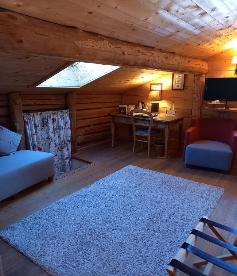 Hotel La Ferme Du Chozal, Chalet De Tradition โอตลุซ ภายนอก รูปภาพ