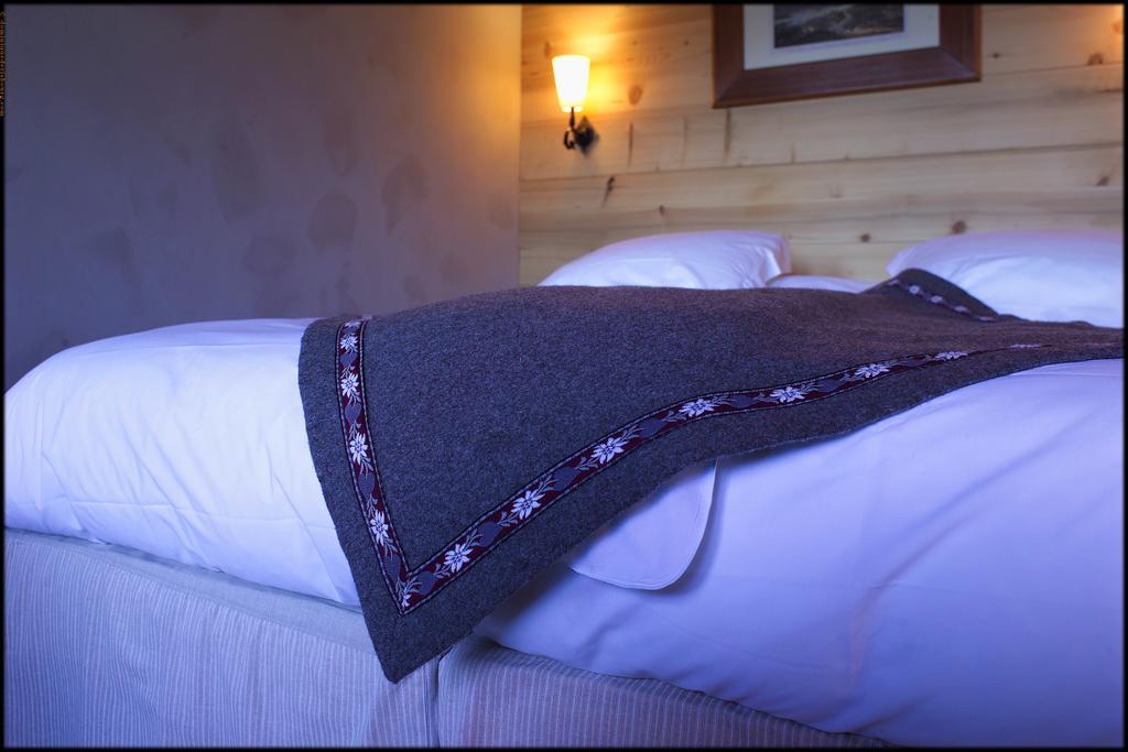 Hotel La Ferme Du Chozal, Chalet De Tradition โอตลุซ ภายนอก รูปภาพ